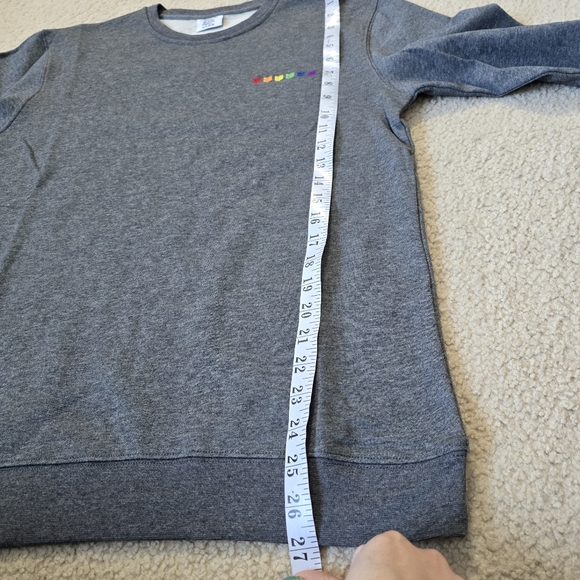 Labour of Love Pride Sweatshirt Size M Grey Rainbow Heart LGBTQ - Picture 5 of 7
